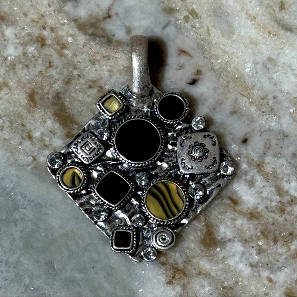 New Never Worn Premier Designs Silver And Black Geometric Enhancer 20$